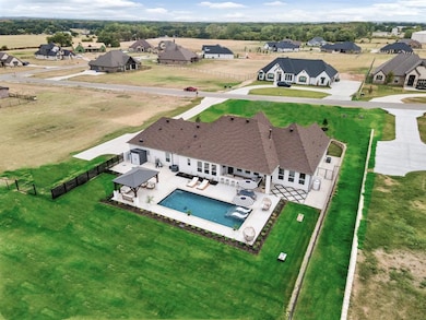 705 Coastal Meadows Ct, Granbury, TX 76049 - photo 3