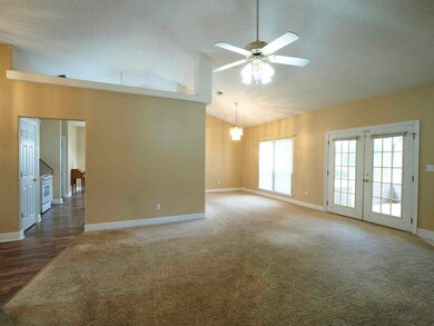 3336 Holt Cir, Pensacola, FL 32526 - photo 5