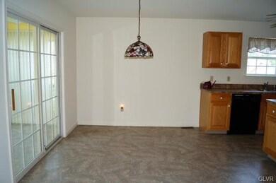 2428 Pine St, Whitehall, PA 18052 - photo 4