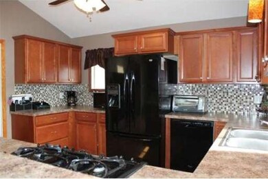 10 Hopkinton Rd, Upton, MA 01568 - photo 6