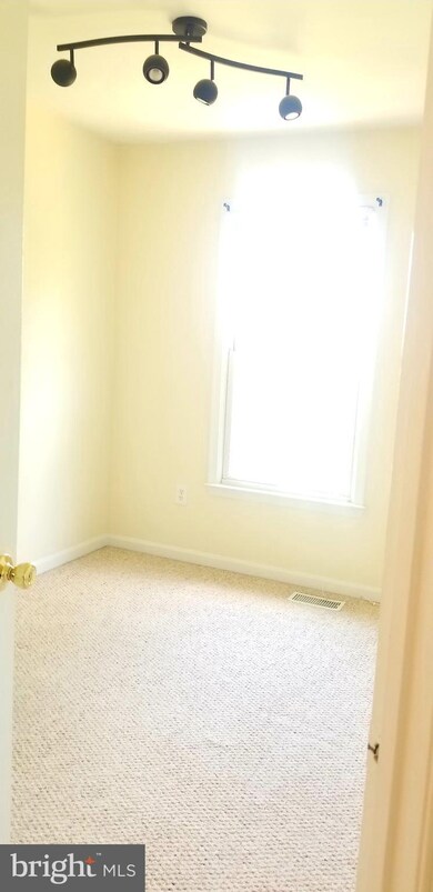 14110 Oakpointe Dr, Laurel, MD 20707 - photo 7