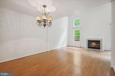 8305 Southern Oaks Ct, Lorton, VA 22079 - photo 7