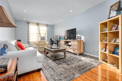 6730 Clyde St unit 5T, Forest Hills, NY 11375 - photo 2