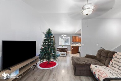 10-LIVINGROOM_NBS_IMG_3-6