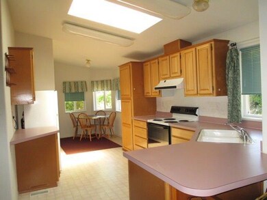 11980 Blackwell Rd, Central Point, OR 97502 - photo 5