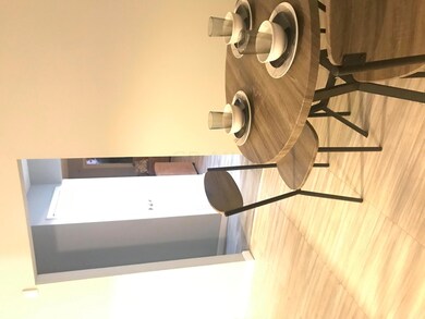 2124 Eating Area