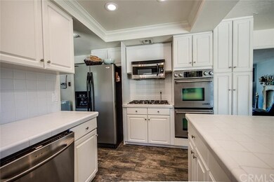 STAINLESS STEEL APPLIANCES, RECESSED LIGHTING & CR