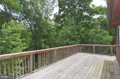 286 Circling Hawk Ln, Berkeley Springs, WV 25411 - photo 5
