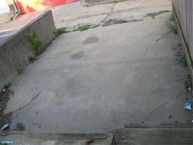 719 Mcknight St, Reading, PA 19601 - photo 3