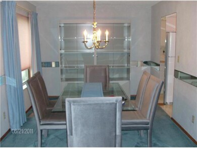 505 Durbin Rd, Columbus, OH 43213 - photo 3