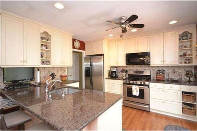 121 Hunter Ln, North Wales, PA 19454 - photo 4