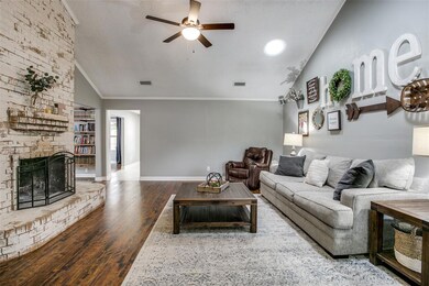 2004 Oakmeadow St, Bedford, TX 76021 - photo 7