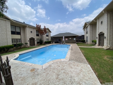 165 W Rampart Dr unit 205, San Antonio, TX 78216 - photo 7
