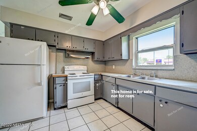 5313 Redstone Dr, Jacksonville, FL 32210 - photo 4