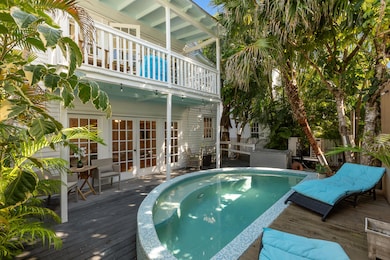 1022 FLEMING ST WEB-27