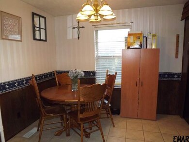 Dining/Kitchen Combo