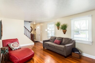 6584 Merry Ln, Columbus, OH 43229 - photo 5