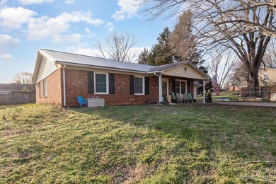 156 Mapleleaf Rd, Statesville, NC 28625 - photo 2