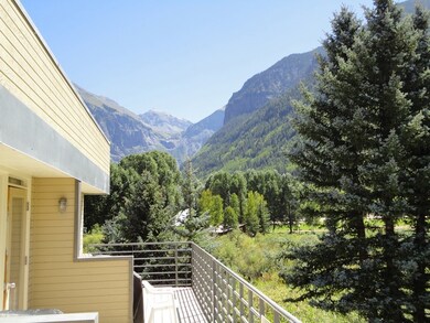 07 26880 Ajax View