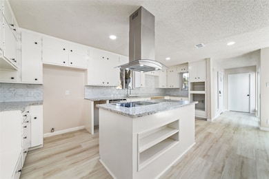 402 S 3rd St, Beasley, TX 77417 - photo 7