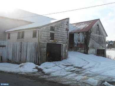 110 Miller Rd, Bechtelsville, PA 19505 - photo 4