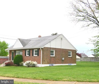 1604 Glenmore Dr, Wilmington, DE 19804 - photo 2