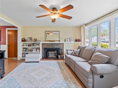 139 Underwood Ave, Warwick, RI 02888 - photo 7