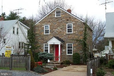 311 W J St, Purcellville, VA 20132 - photo 2