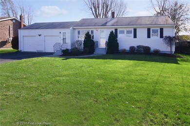 42 Squantum Dr, Middletown, RI 02842 - photo 2