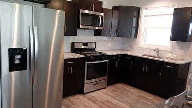 232 Union St unit 2 RIGHT, Franklin, MA 02038 - photo 2