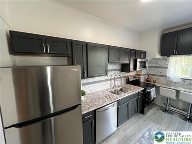 219 N Penn St, Allentown, PA 18102 - photo 4