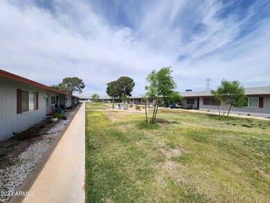 13848 N Newcastle Dr, Sun City, AZ 85351 - photo 5