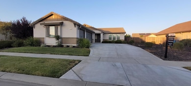 2021 Ponderosa Ranch Way, Plumas Lake, CA 95961 - photo 3