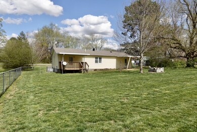 1020 Emerson St, Manchester, TN 37355 - photo 4