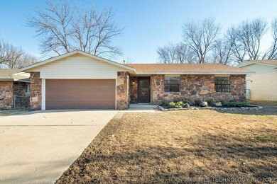 1649 S Sycamore Ave, Broken Arrow, OK 74012 - photo 2