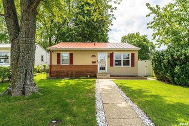 1709 Tremont St, Lincoln, IL 62656 - photo 2