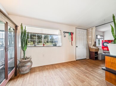 7558 Maple Ln, Central Point, OR 97502 - photo 3