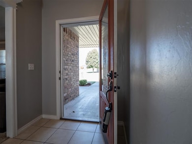 1933 Rain Tree Dr, Shawnee, OK 74804 - photo 7