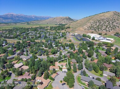2055 Corner Creek Ln #C