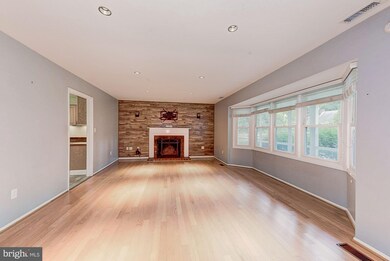 8804 Gramercy Ln, Laurel, MD 20708 - photo 3