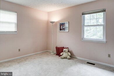 7109 Renwick Ct, Glen Burnie, MD 21061 - photo 5