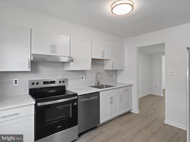 7505 Bosbury Ct, Manassas, VA 20111 - photo 3