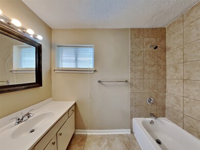 6002 Raza Rd, Pearland, TX 77584 - photo 7