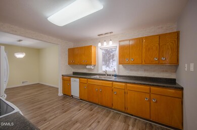 15 Kitchen