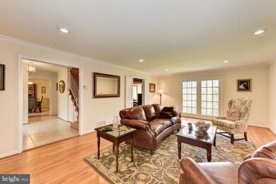 8036 Cindy Ln, Bethesda, MD 20817 - photo 5