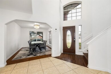 2042 Mickle Creek Dr, Houston, TX 77049 - photo 3