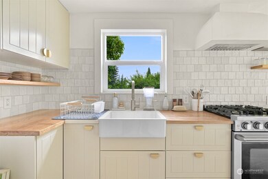 8564 Bender Rd, Lynden, WA 98264 - photo 4