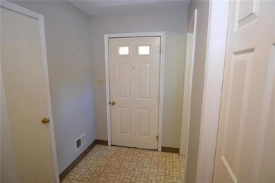 555 Vera Cir unit A, Bethlehem, PA 18017 - photo 4