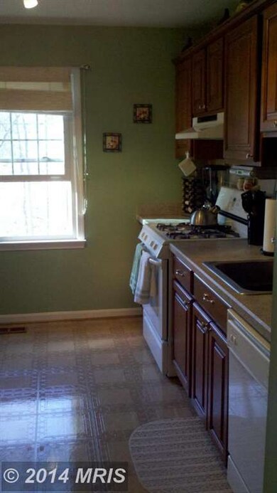 11100 Surry Woods Ct, Fredericksburg, VA 22407 - photo 6