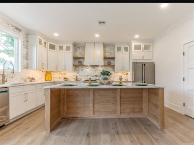 37 Old Farm Rd, Levittown, NY 11756 - photo 3